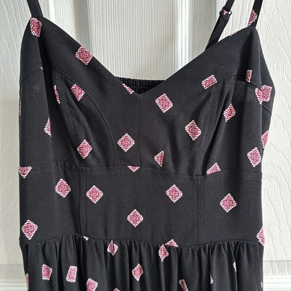 ❤️Express— Dress - Size XS - Picture 3 of 8